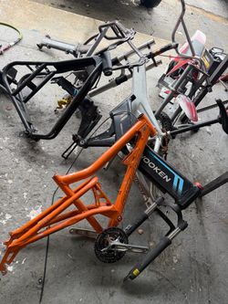 Bike Ebike frames lots of parts come help me move