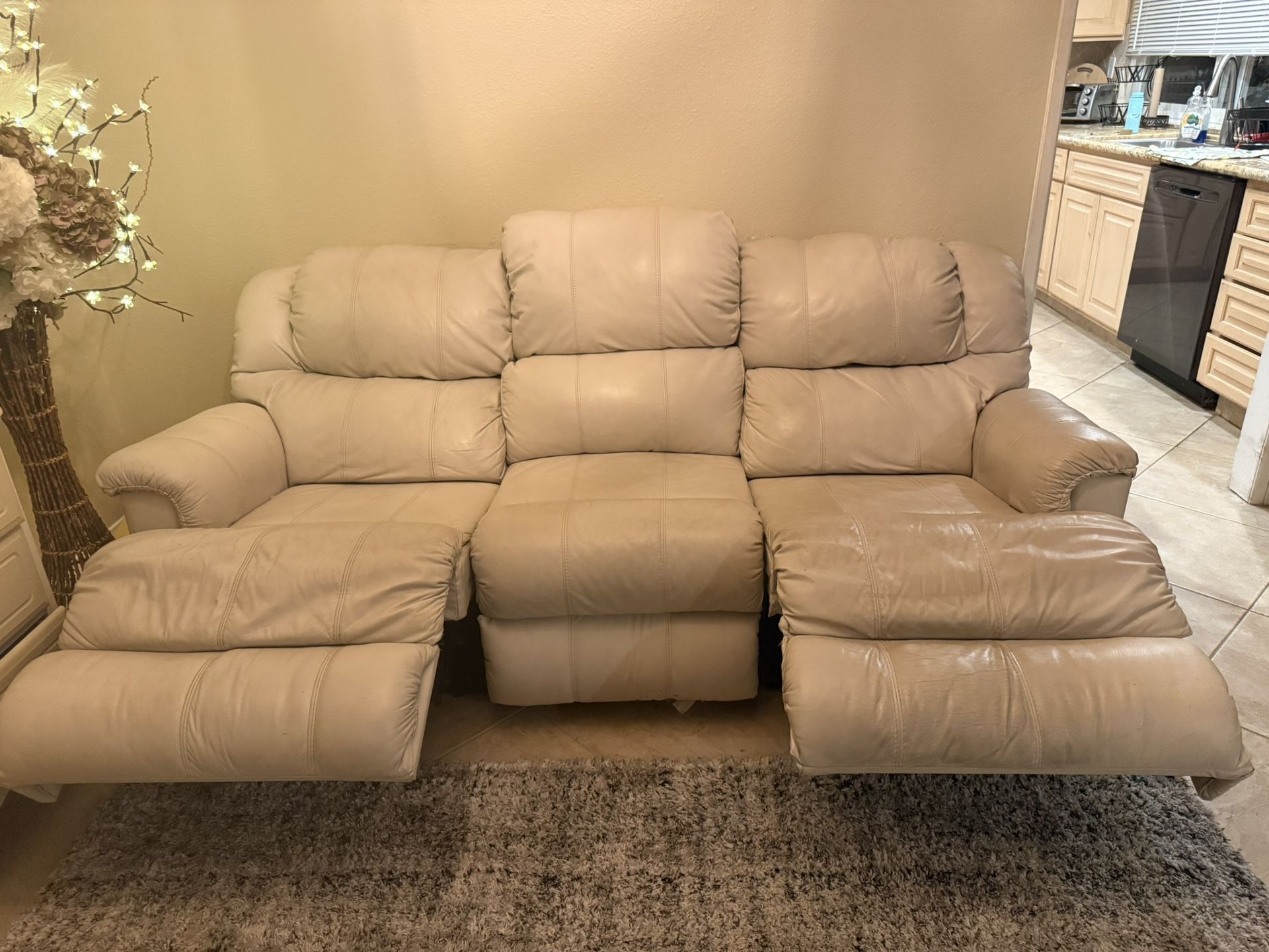 Leather Sofa Couch w/ 2 Reclining chairs built In!