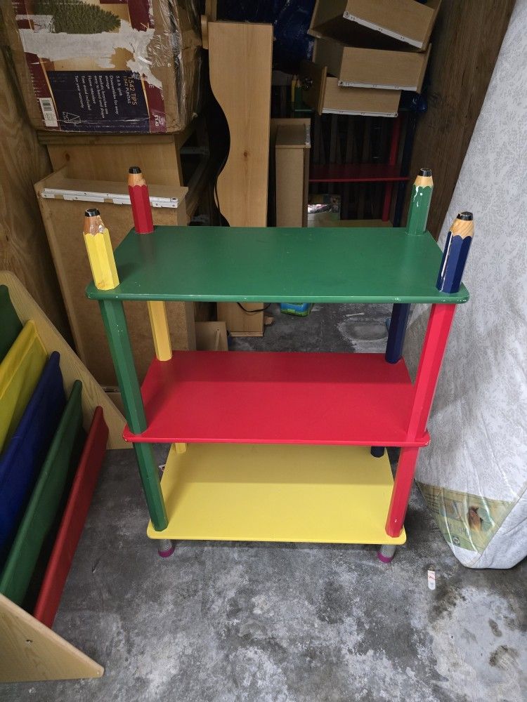 BOOKSHELVES 