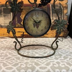 De Ladoucetee French Vintage Grape Clock