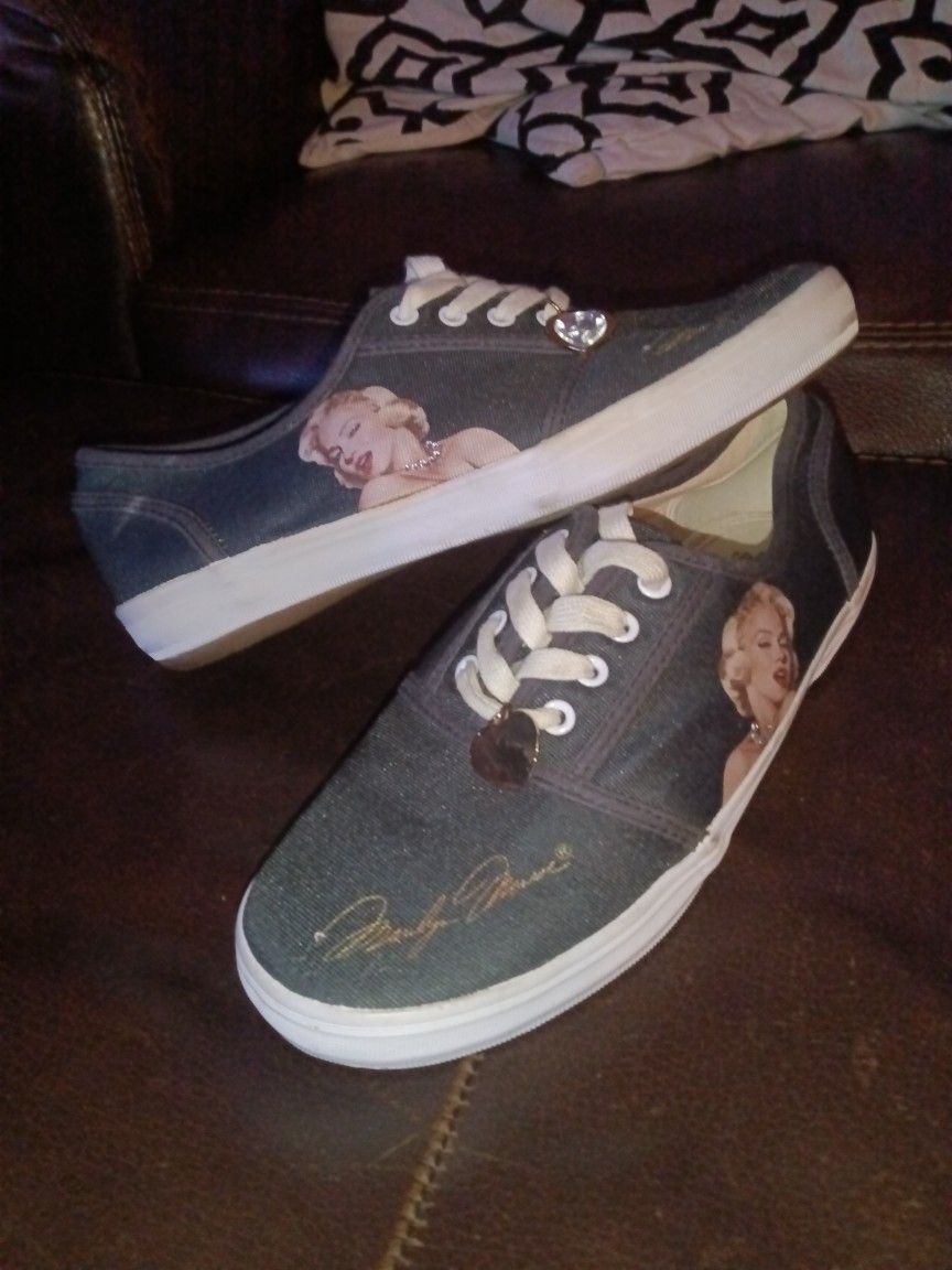 The Bradford Exchange Marilyn Monroe Shoes