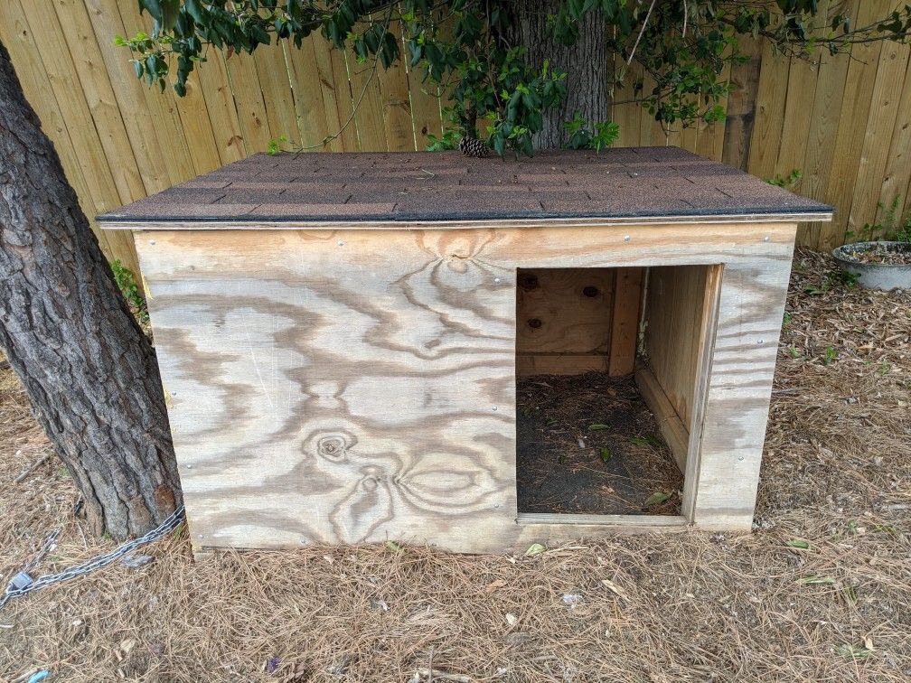 XXL Dog house