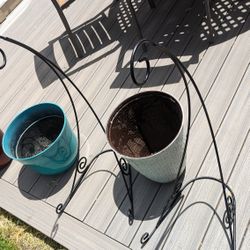 Pots and flower baskets hangers