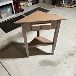 Corner Table