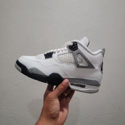 Jordan 4 Retro 
"White Cement 2025"