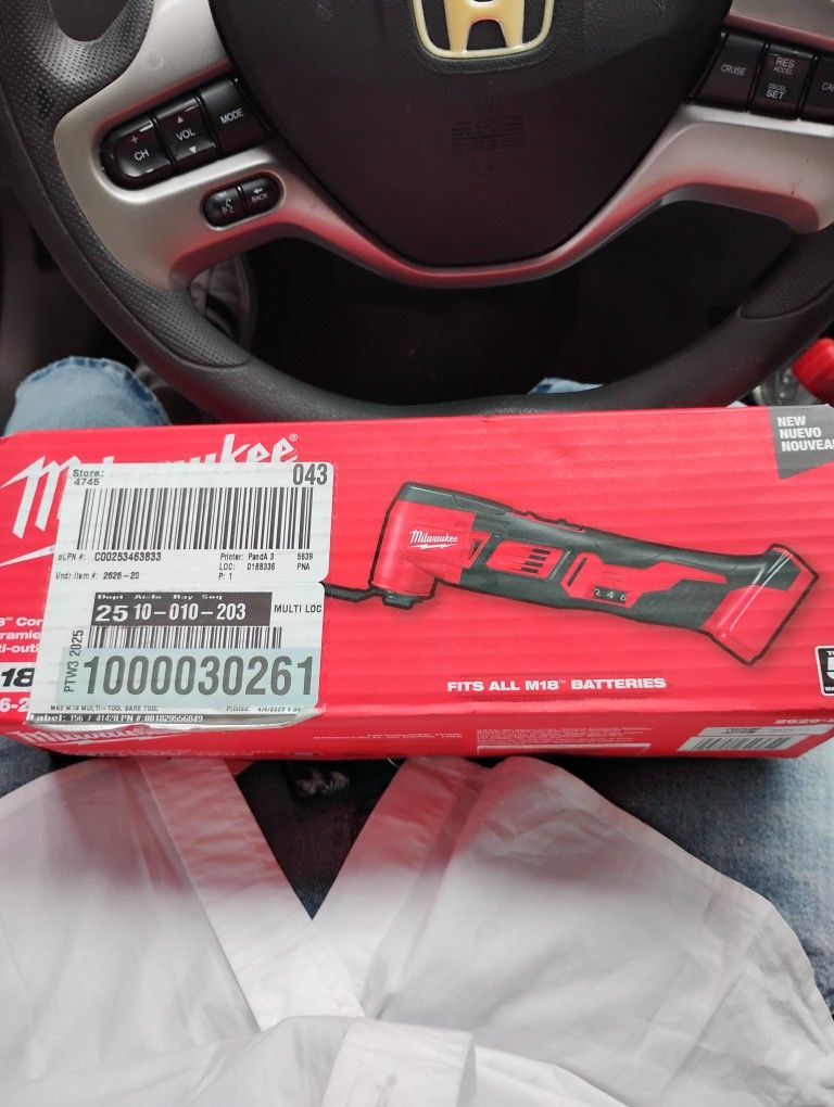 M18 18V Lithium-Ion Cordless Oscillating Multi-Tool
