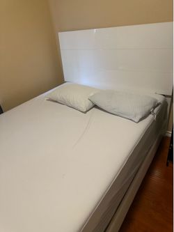 Queen bed