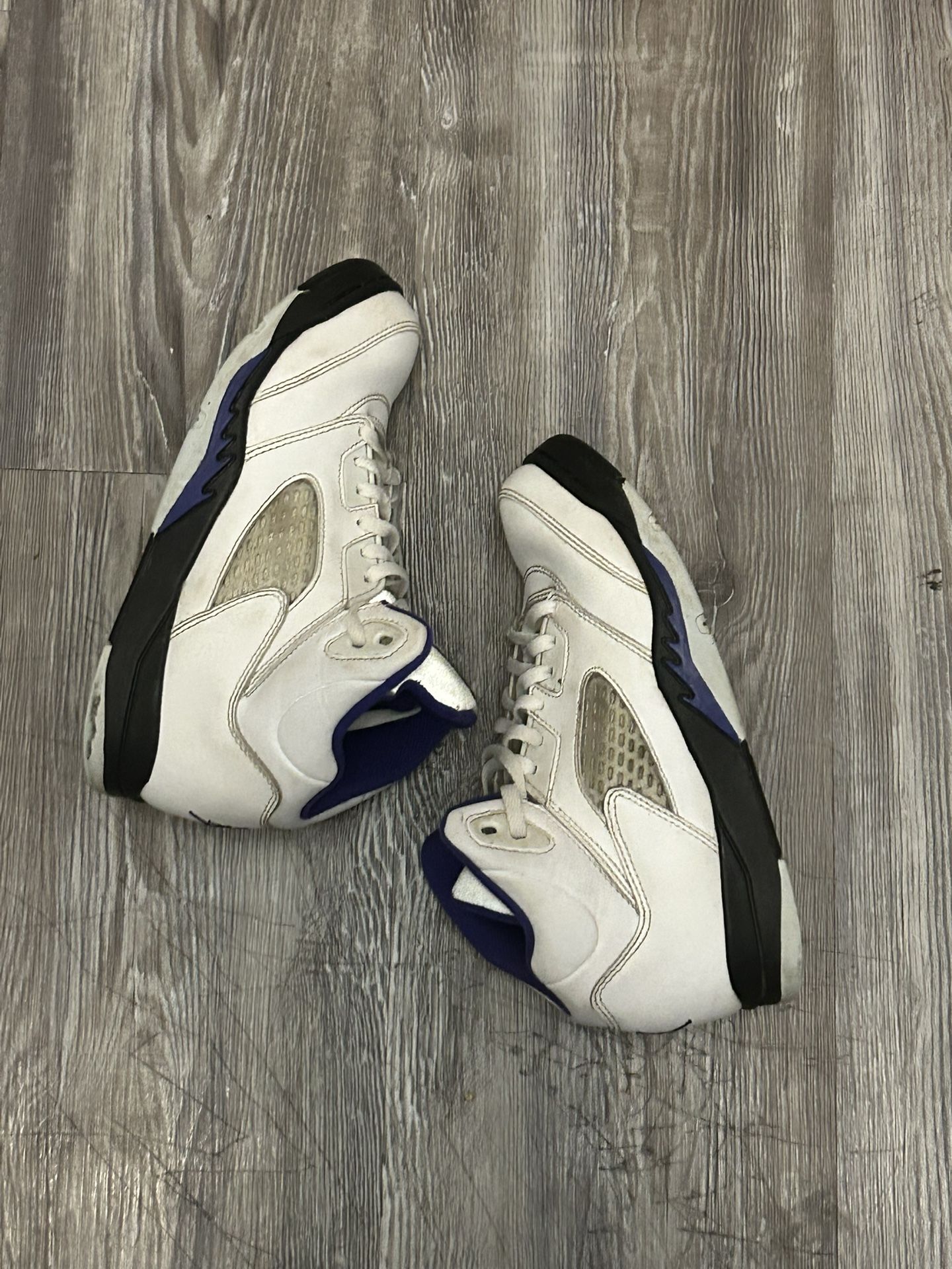 Jordan’s Purple And White Size 3