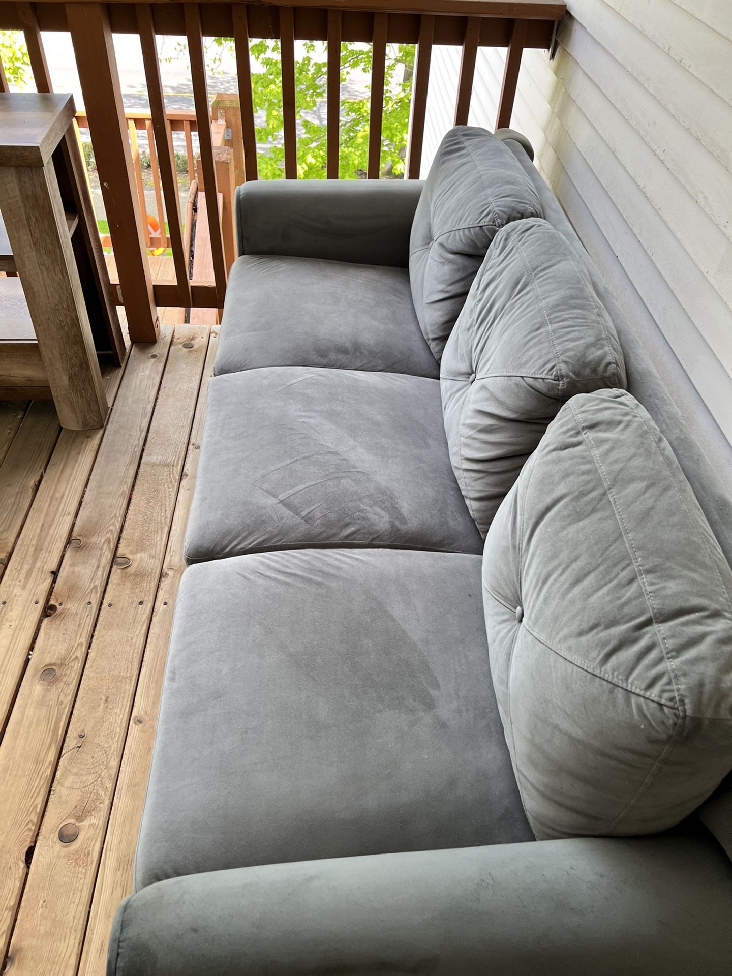 sofa and TV table in very good condition