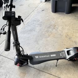 Electric scooter