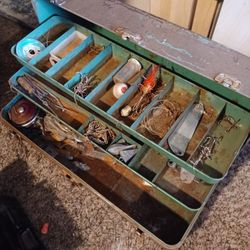 Old Tackle Box 