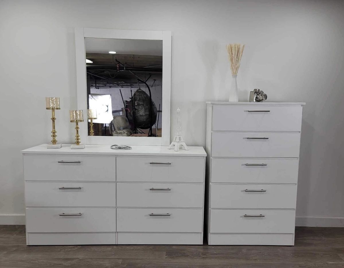 Dresser Whit Mirror And Chest - Cómoda Con Espejo Y Gavetero