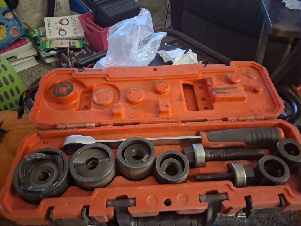 Milwaukee Knockout Kit