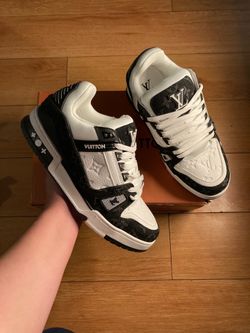 Lv trainers black and white