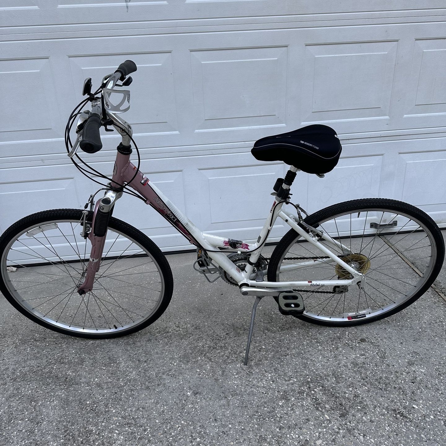 schwinn life is good bicycle schwinn life is good 26 inch beach cruiser blue with pink accents