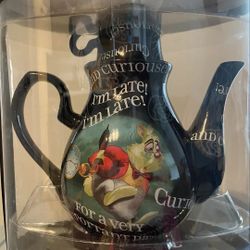 Disney Park Mad Hatter Teapot Rare Hard To Find New