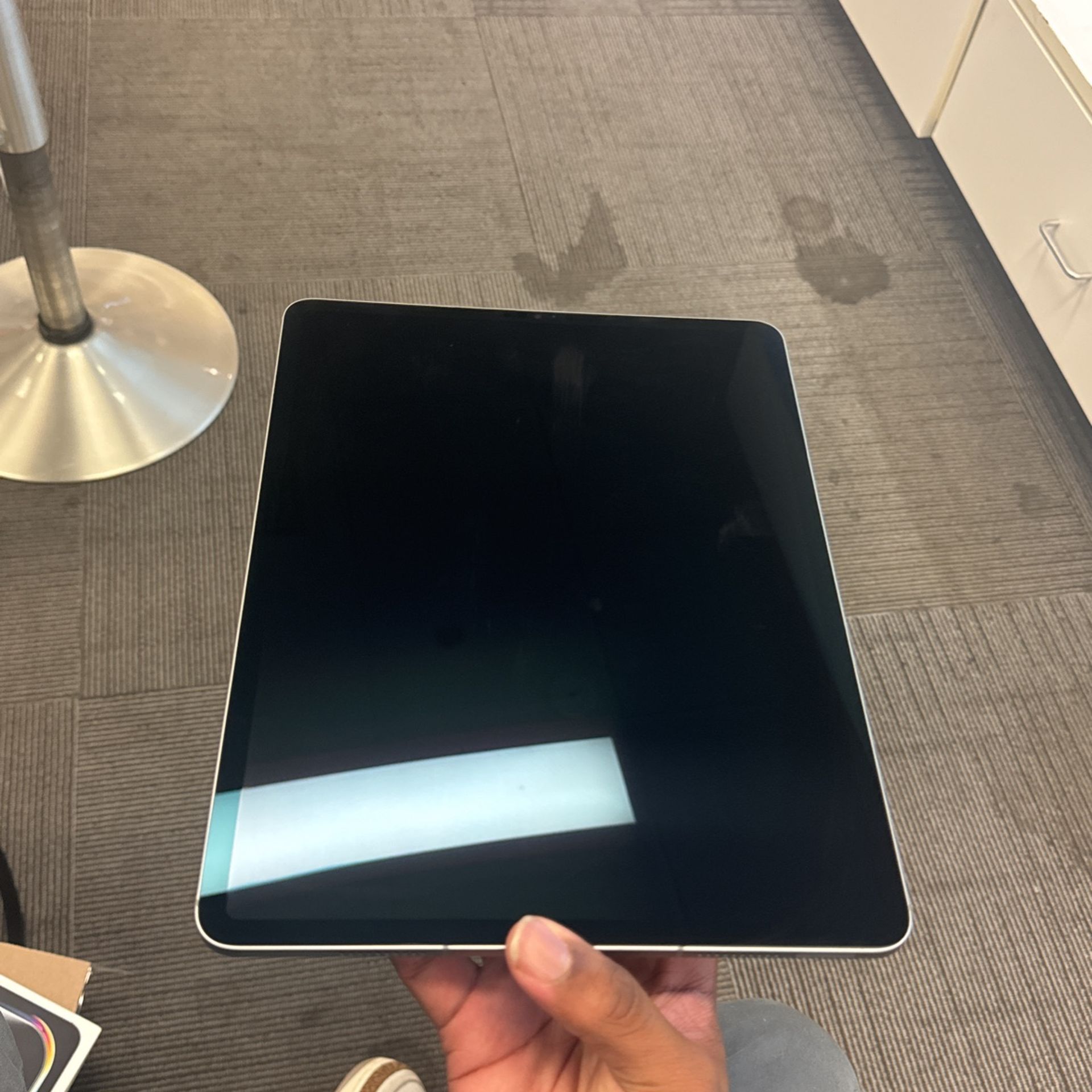 6th Gen iPad Pro 12.9 128 GB WiFi/Cellular