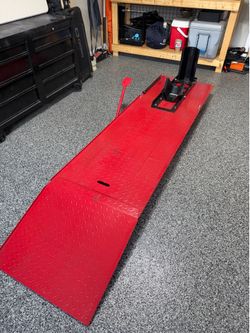 Motorcycle lift
