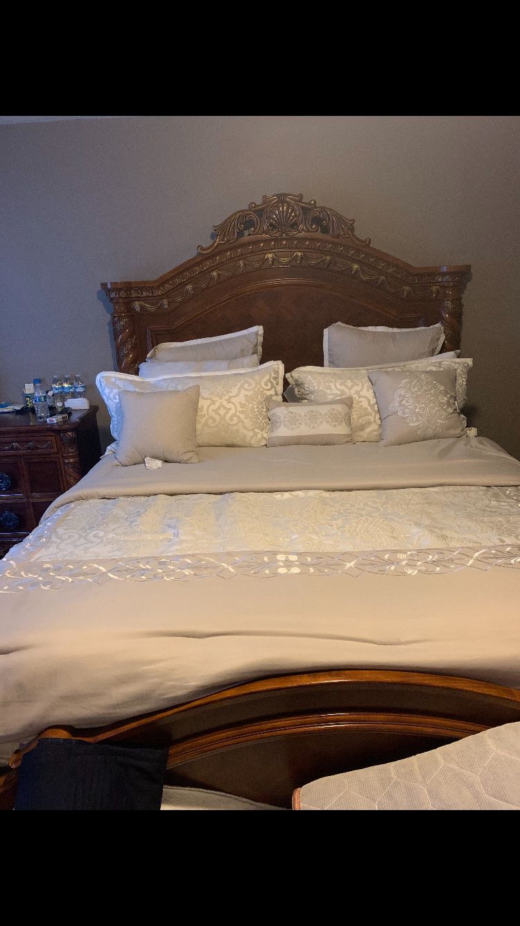 Bed set for 750$