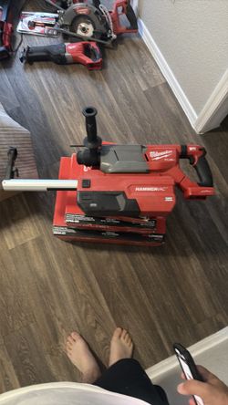M18 fuel 1 1/4 sds plus d handle rotary hammer with vacuum