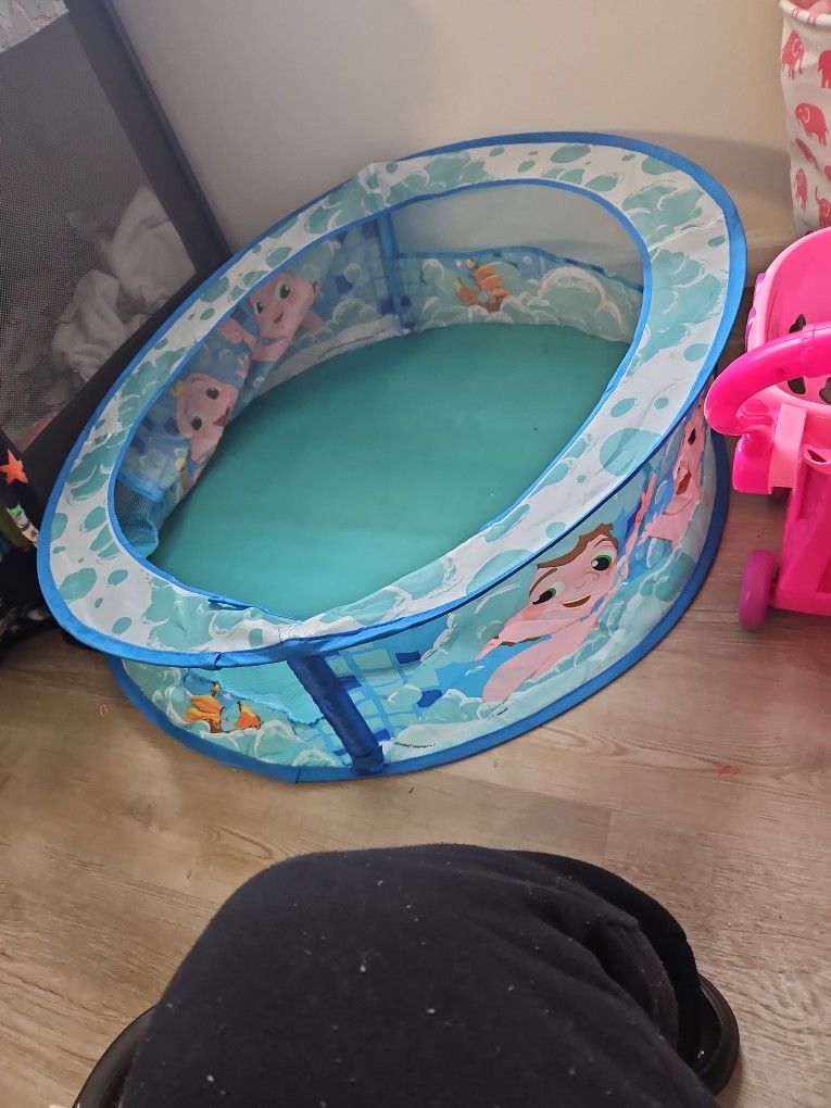 Cocomelon Circle Play