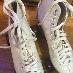 Size 7W Roller Skates (slight wear)