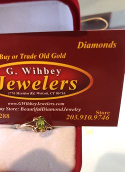 14 kt gold & peridot ( August ) Ring