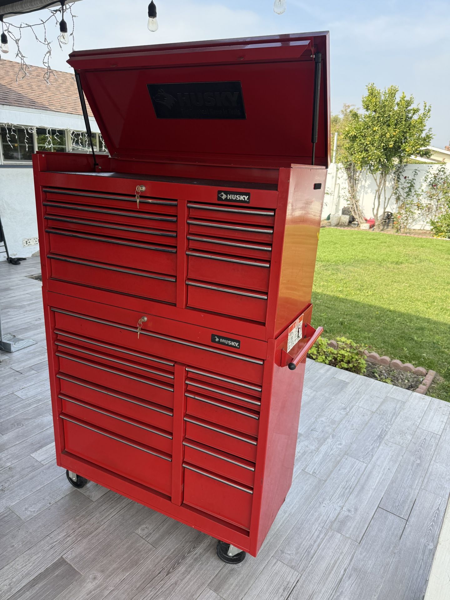 HEAVY DUTY HUSKY TOOL BOX TOOLBOX MADE IN CANADA