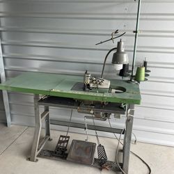 Wilcox & Gibbs Serger overlock Sewing Machine 