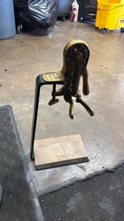 Vintner wine opener