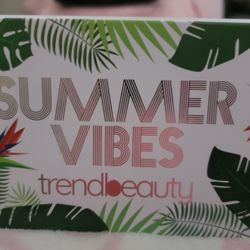 Trend Beauty Summer Vibes Eyeshadow Pallet 