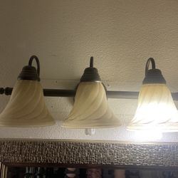 Bathroom Light Fixtures 