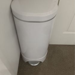 Munchkin Diaper Pale 