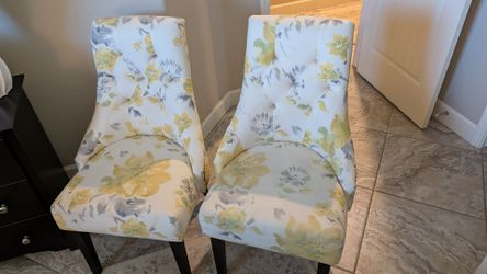 Set of 2 Floral Tufted Upholstered Accent Chairs