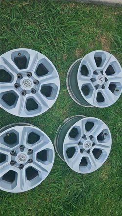 Set of 4 toyota rims