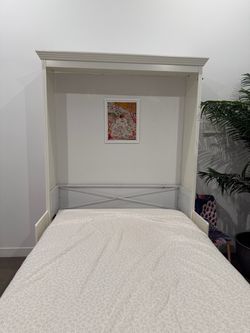 Free white Murphy bed queen