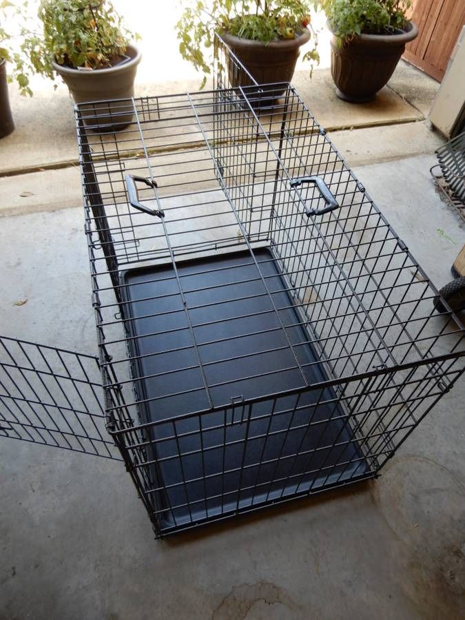 PETCO LARGE FOLDING WIRE PET CRATE 2 DOORS WITH DIVIDER 36" L X 24" W