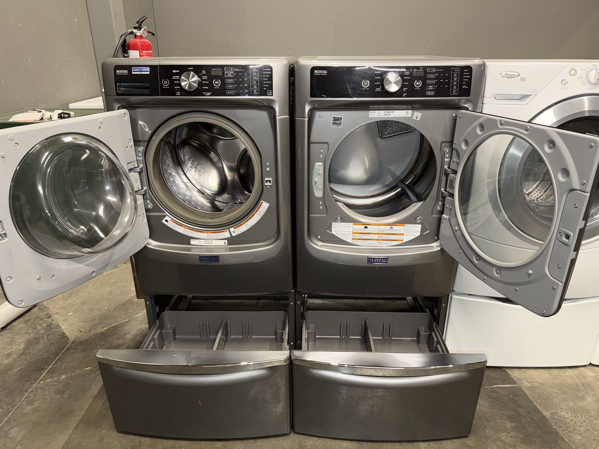 MAYTAG XL CAPACITY WASHER DRYER ELECTRIC SET