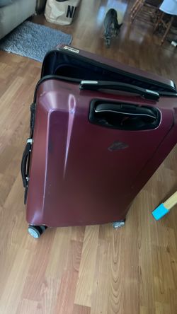 Luggage size 22 high 15 wide 8 Dip used work s perfect