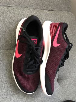 Nike women size 9.5 wide
