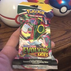 Pokemon Evolving skies booster pack