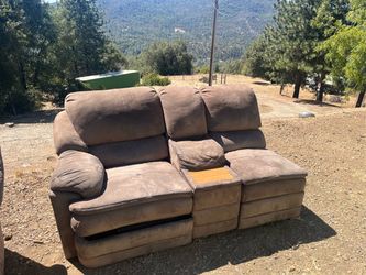 Reclining Loveseat with Center Console
