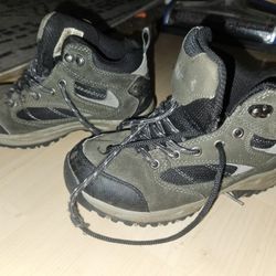 Size 2 boys Denali kids hiking boots