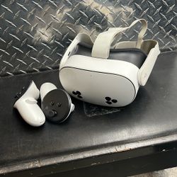 Meta Quest 3S All In One VR Headset 