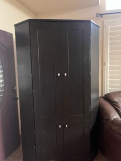 Entertainment center
