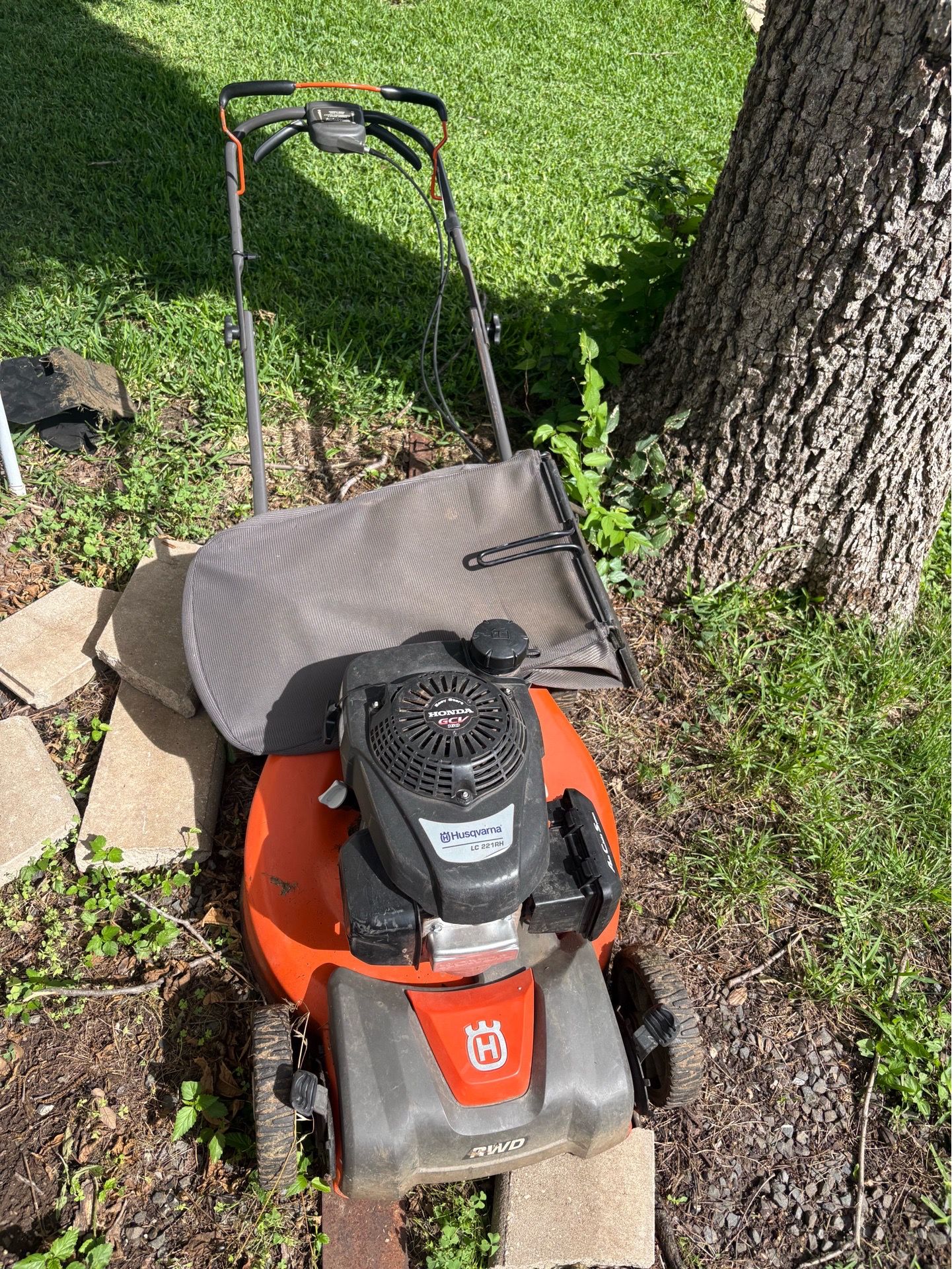 Husqvarna lawn mower Honda motor