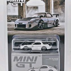 Mini GT 1.64 Mazda RX-7