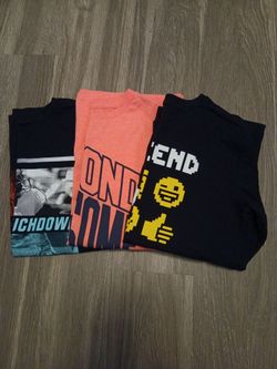 Lot of 3 Graphic long Sleeves shirts