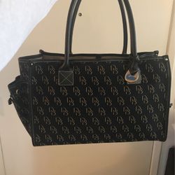Dooney And Bourke Purse