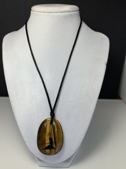 Amazing tiger eyes pendant 2” inches long